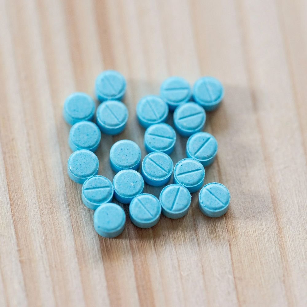 store_01JCBBZHTJW304D5JZ8Y01YCB7_assets_1732705803980-1v-lsd-pellets-microdose-2-2-518_1000x1000_canvas